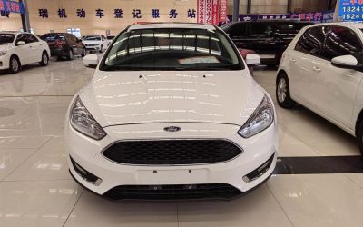 Подержанный Ford Focus 2017 хэтчбек, бензин, 2WD, на продажу в Китае, ознакомьтесь с ценой и обзором.