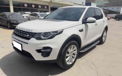 Подержанный внедорожник Land Rover Discovery Sport 2016 года, на продажу в Китае с характеристиками, ценой и видом экстерьера этого бензинового авто.