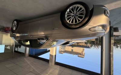 Обзор экстерьера подержанного BMW 5 Series 2015 седан, демонстрирующий спецификации и дизайн для автомобиля с пробегом на продажу, с бензиновым/дизельным типом топлива и приводом 2WD/4WD, доступен в Китае по конкурентоспособной цене.