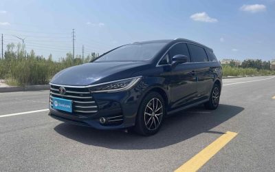 Полный вид BYD Song MAX 2018, китайский подержанный автомобиль, минивэн, бензиновый/гибридный, 2WD, на продажу с ценой и техническими характеристиками в Китае.