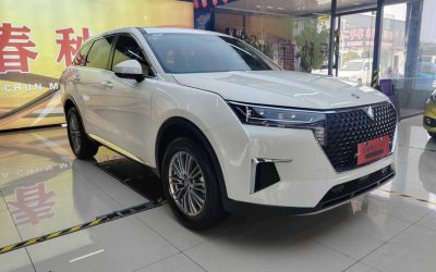 Передний вид подержанного Venucia V-Online 2022 внедорожник, 2WD, бензин, на продажу в Китае.