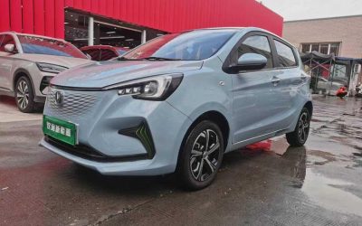 Обзор экстерьера подержанного Changan Oshan Benben E-Star 2021 хэтчбек, демонстрирующий спецификации и дизайн для китайского подержанного автомобиля на продажу, с электрическим типом топлива и приводом 2WD, доступен в Китае.