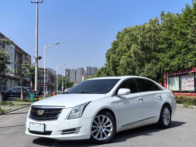 Обзор экстерьера подержанного Cadillac XTS 2016 седан, демонстрирующий спецификации и дизайн для автомобиля с пробегом на продажу, с бензиновым типом топлива и приводом 2WD/4WD, доступен в Китае по конкурентоспособной цене.