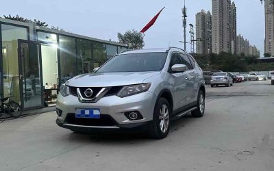 Полный экстерьер подержанного Nissan X-Trail 2015, внедорожника на продажу в Китае с бензиновым двигателем 4WD и ценой.