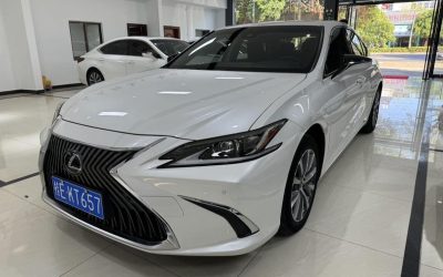 Обзор подержанного седана Lexus ES 2021 года, китайский подержанный автомобиль на продажу, с 2WD, гибридным топливом, характеристиками, ценой и обзором.