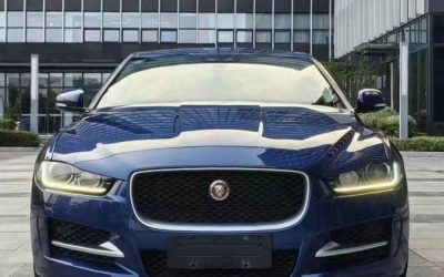 Полный обзор экстерьера Jaguar XE 2016, б/у седан на продажу. Узнайте технические характеристики, цену и обзоры этого подержанного автомобиля с бензиновым двигателем.
