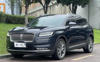 Полный экстерьер подержанного Lincoln Navigator 2022, внедорожника на продажу в Китае с бензиновым двигателем 4WD и ценой.
