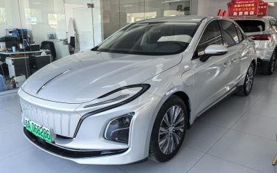 Фронтальный экстерьер Hongqi E-QM5 2023 седан, китайский подержанный автомобиль, электрический, 2WD, Китай