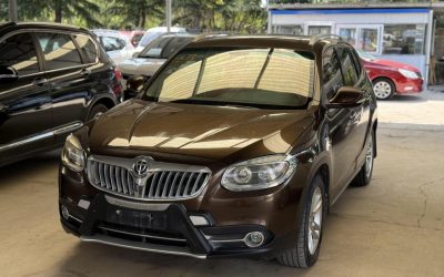 Полный вид экстерьера CMC V5 2013, китайский подержанный автомобиль на продажу. Узнайте технические характеристики, цену и обзоры этого б/у седана с бензиновым двигателем и 2WD.