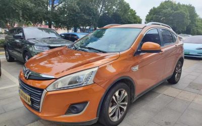 Фронтальный экстерьер Luxgen U6 SUV 2014, подержанный автомобиль на продажу, бензин, 2WD, цена