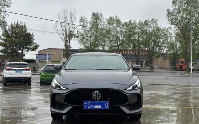 Полный экстерьер подержанного MG 5 2022, седана на продажу в Китае с бензиновым двигателем 2WD и ценой.