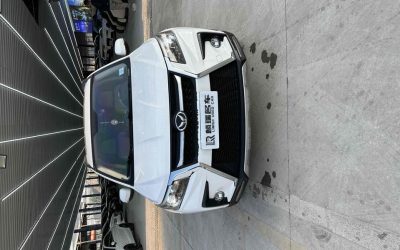 Полный экстерьер подержанного BAIC Huansu S5 2017, китайского внедорожника на продажу с бензиновым двигателем 2WD и ценой.