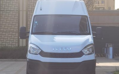 Обзор подержанного фургона Iveco Daily 2022 года, подержанный автомобиль на продажу, с 2WD, дизельным топливом, характеристиками, ценой и обзором.