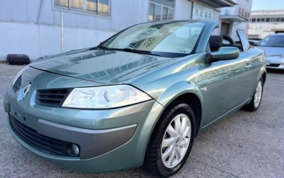 Полный экстерьер подержанного Renault Megane 2007, хэтчбека на продажу в Китае с бензиновым двигателем 2WD и ценой.