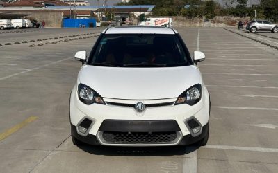 Вид экстерьера подержанного хэтчбека MG3 2016 на продажу в Китае, демонстрирующий технические характеристики, цену и бензиновый тип топлива, готовый к покупке.