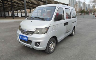 Полный экстерьер подержанного Kairui Youyou Q22B 2015, китайского минивэна на продажу с бензиновым двигателем 2WD и ценой.