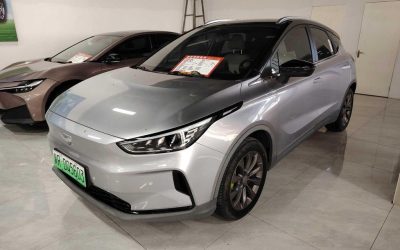 Полный вид Geely Geometry C 2022, китайский подержанный автомобиль, хэтчбек, электрический, 2WD, на продажу с ценой и техническими характеристиками в Китае.