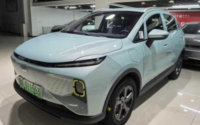 Б/у Geely Geometry E Firefly 2022 интерьер, электрический внедорожник, 2WD, на продажу в Китае, проверьте характеристики.