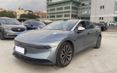 Полный вид Zeekr 007 2024, китайский подержанный автомобиль, седан, электрический, 2WD/4WD, на продажу с ценой и техническими характеристиками в Китае.