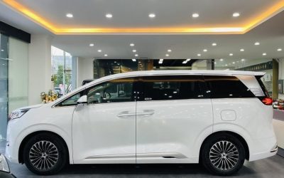 Б/у Denza D9 2023 интерьер, подключаемый гибридный минивэн, 4WD, на продажу в Китае, проверьте характеристики.
