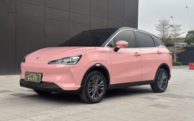 Китайский б/у Neta V 2022 интерьер, электрический внедорожник, 2WD, на продажу в Китае, проверьте характеристики.