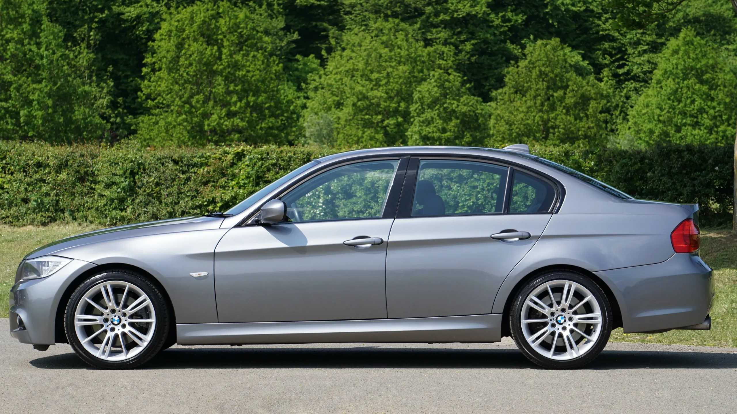 sedan2