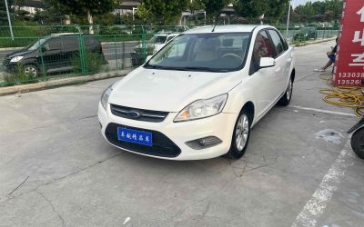 R215061-Ford-Focus-2014_0