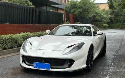 r215115-ferrari-812-2019_0