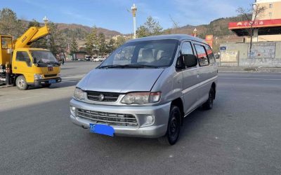 r215145-dongfeng-forthing-lingzhi-2012_0