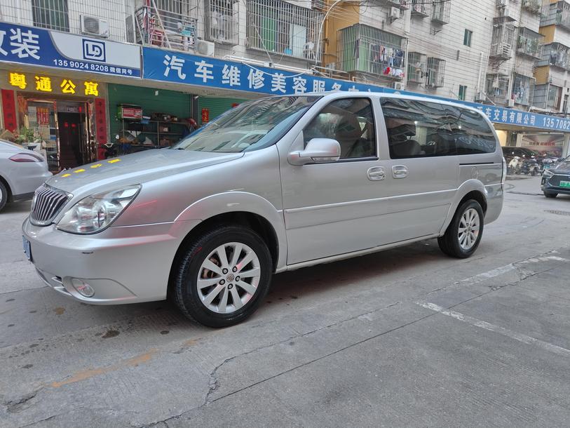 r215152-buick-gl8-2016_0