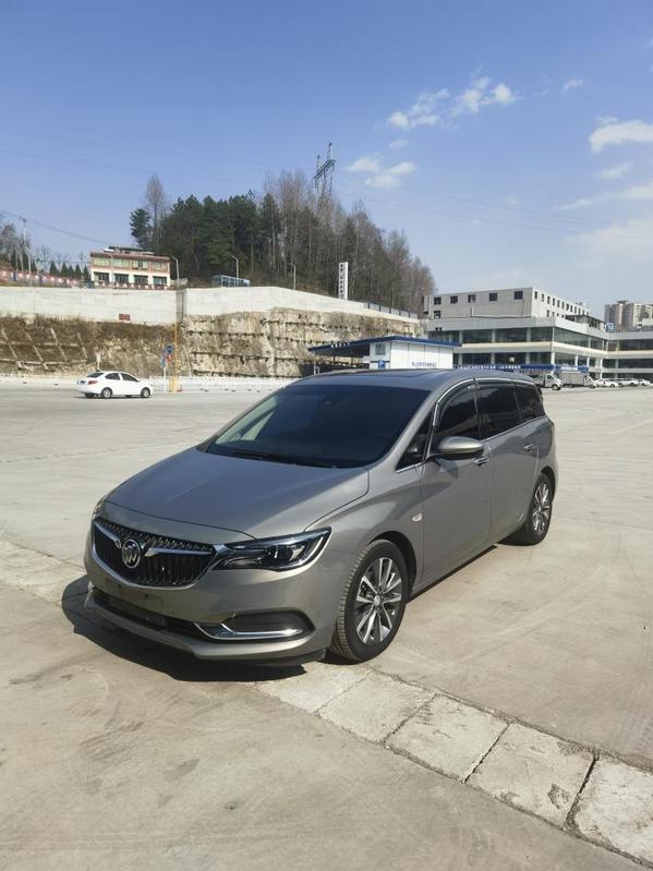 r215195-buick-gl6-2018_0