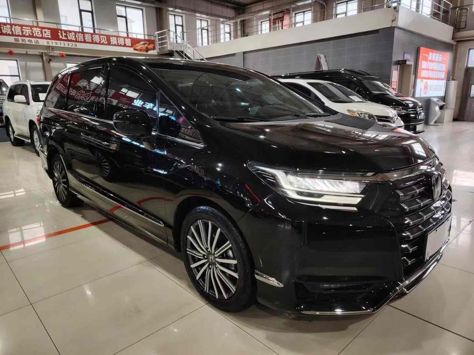 r215243-honda-elysion-2022_0