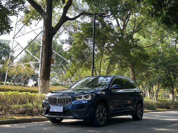 r215246-bmw20x1-2022_0