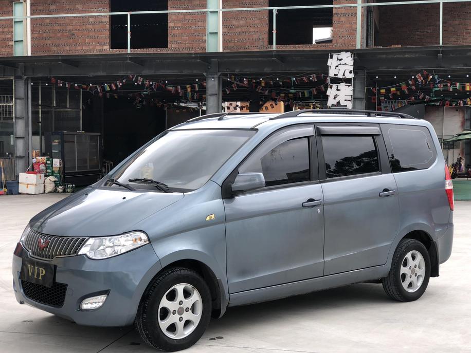 r215268-wuling-hongguang-2011_0