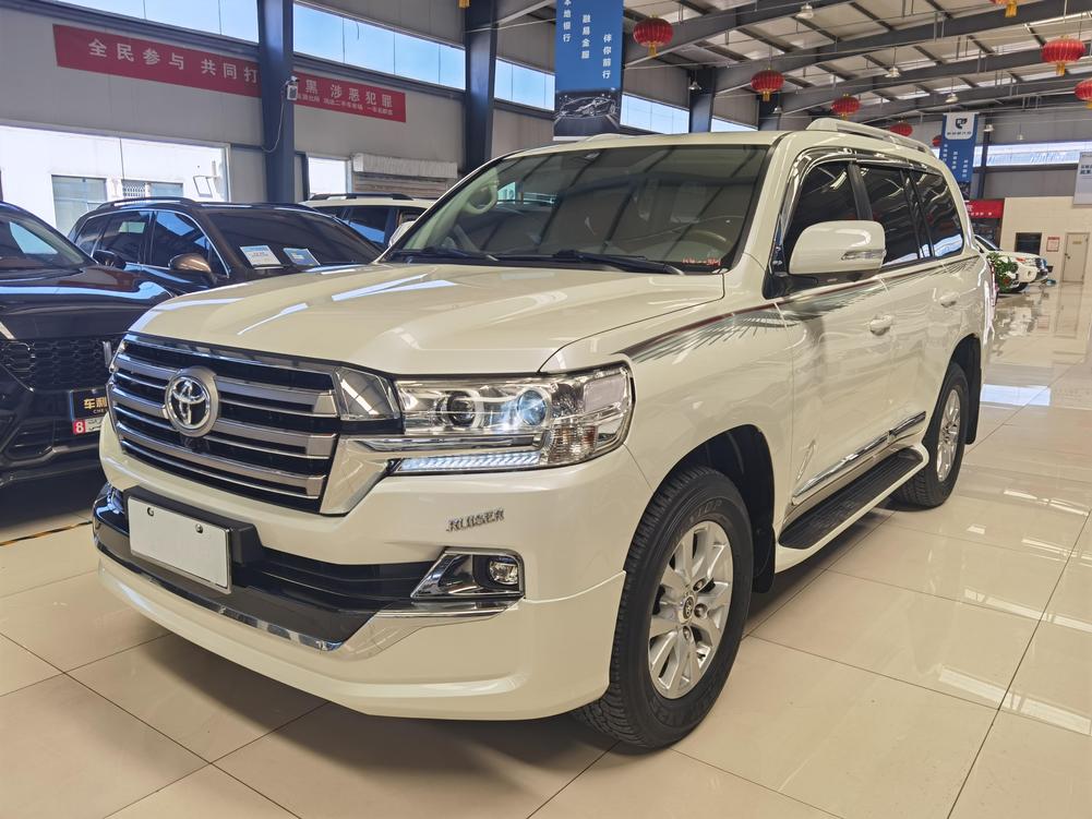 r215277-toyota-land-cruiser-2017_0
