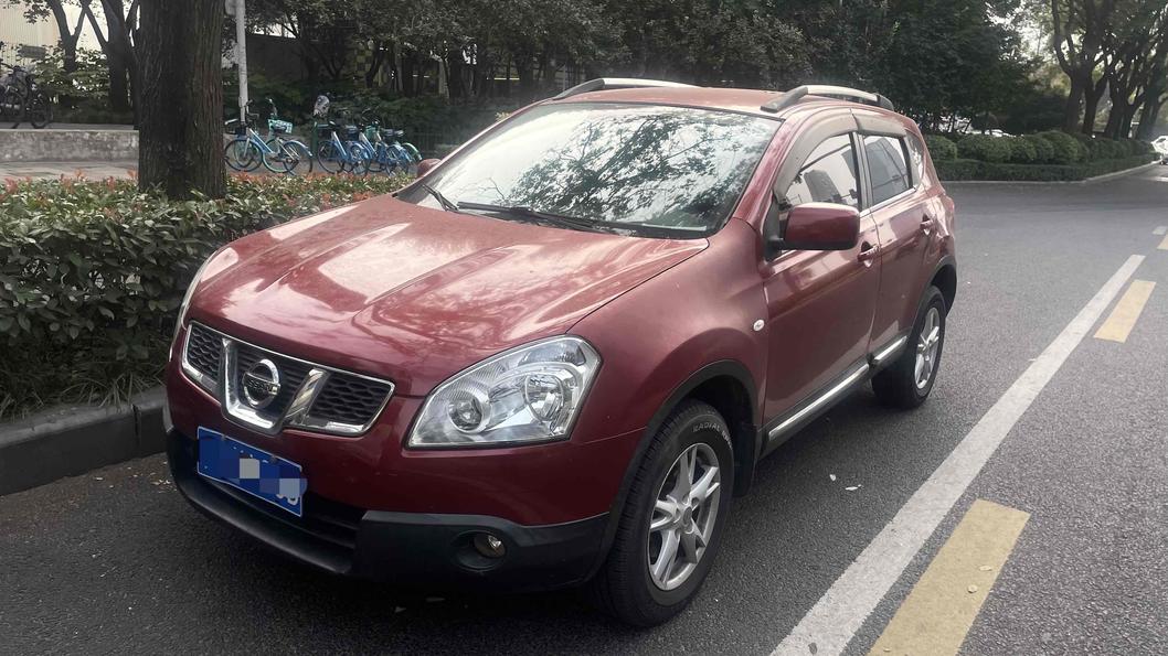 r215327-nissan-qashqai-2013_0