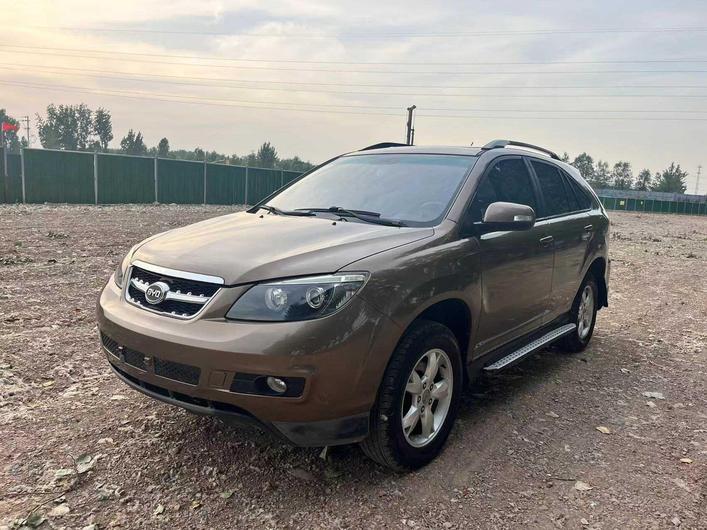 r215382-byd-s6-2012_0