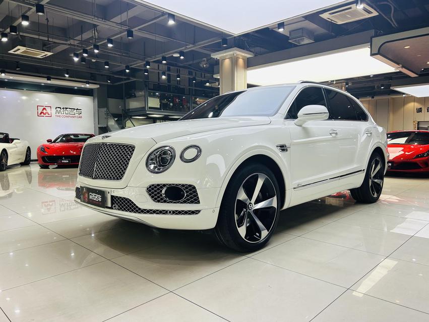 r215387-bentley-bentayga-2022_0
