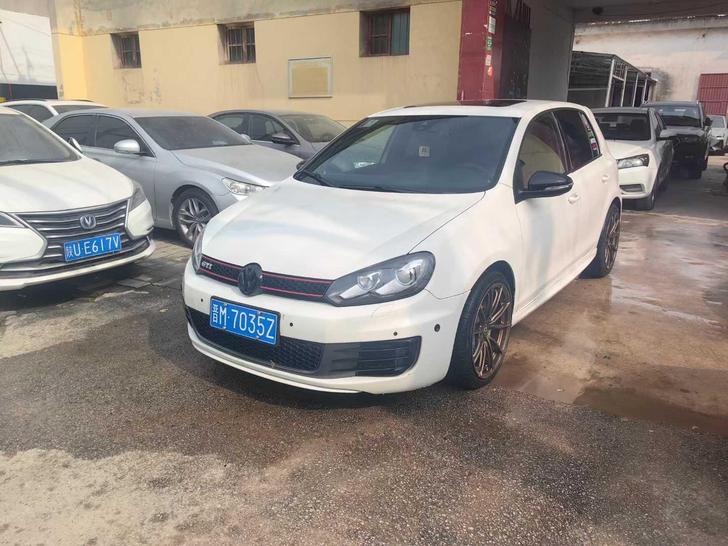 r215388-volkswagen-golf-gti-2012_0