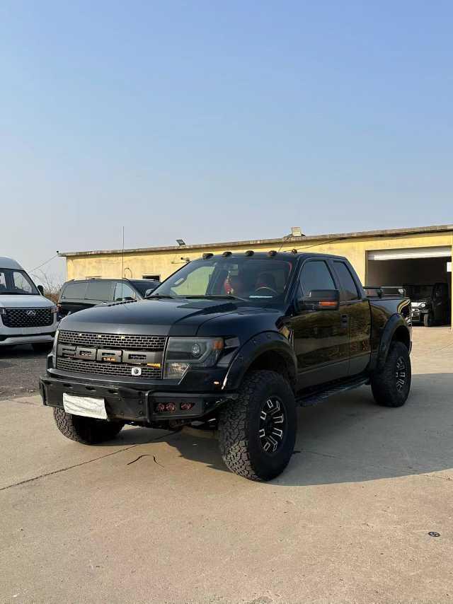 r215416-ford-f-150-raptor-2013_0