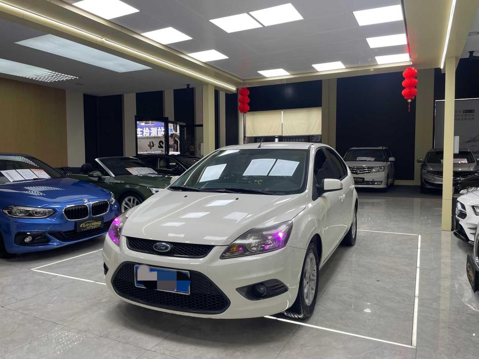 r215418-ford-focus-2013_0