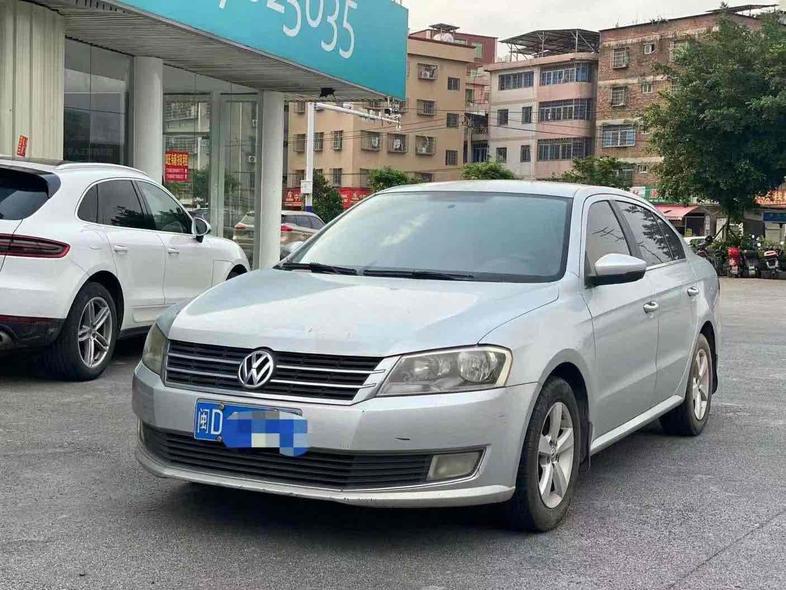 r215421-volkswagen-lavida-2013_0