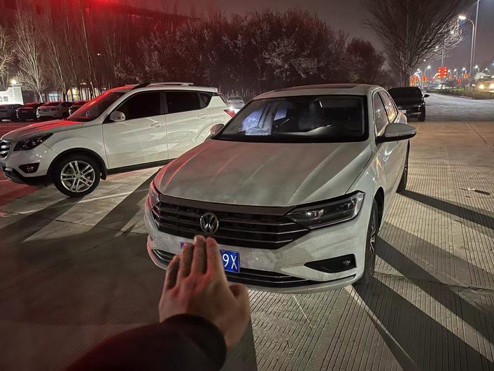r215437-volkswagen-sagitar-2019_0
