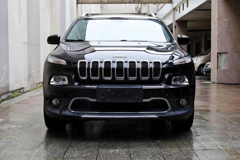 r215483-jeep-cherokee-2018_0