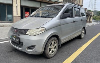 r215537-wuling-hongguang-2013_0