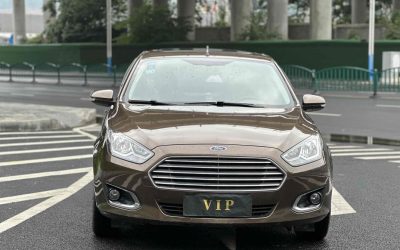 r215543-ford-escort-2015_0