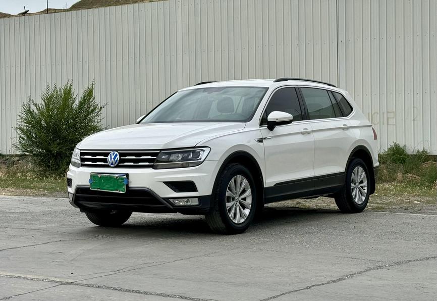 r215548-volkswagen-tiguan-l-2018_0