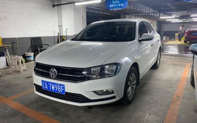 r215551-volkswagen-bora-2017_0