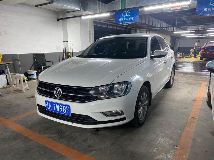 r215551-volkswagen-bora-2017_0