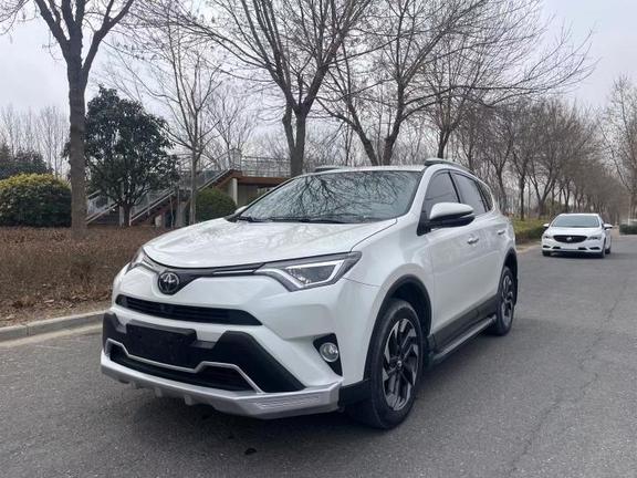 r215552-toyota-rav4-2018_0